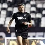 Tiquinho desfalca Botafogo contra o Flamengo