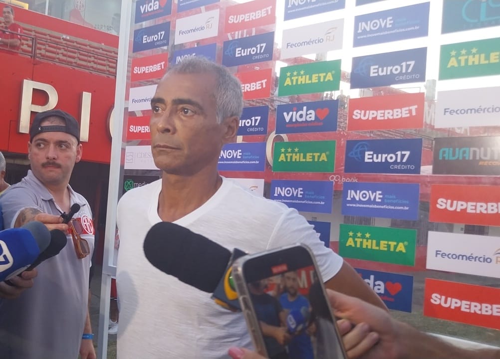 Romário cedendo entrevista para a imprensa (BTB Sports)