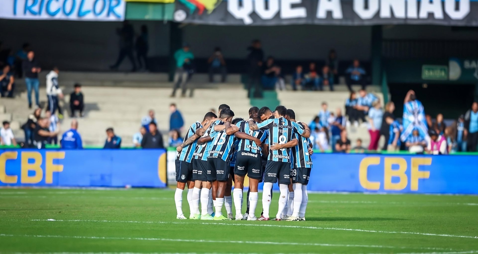 Jogadores do Grêmio reunidos após a partida (Lucas Uebel/Grêmio)