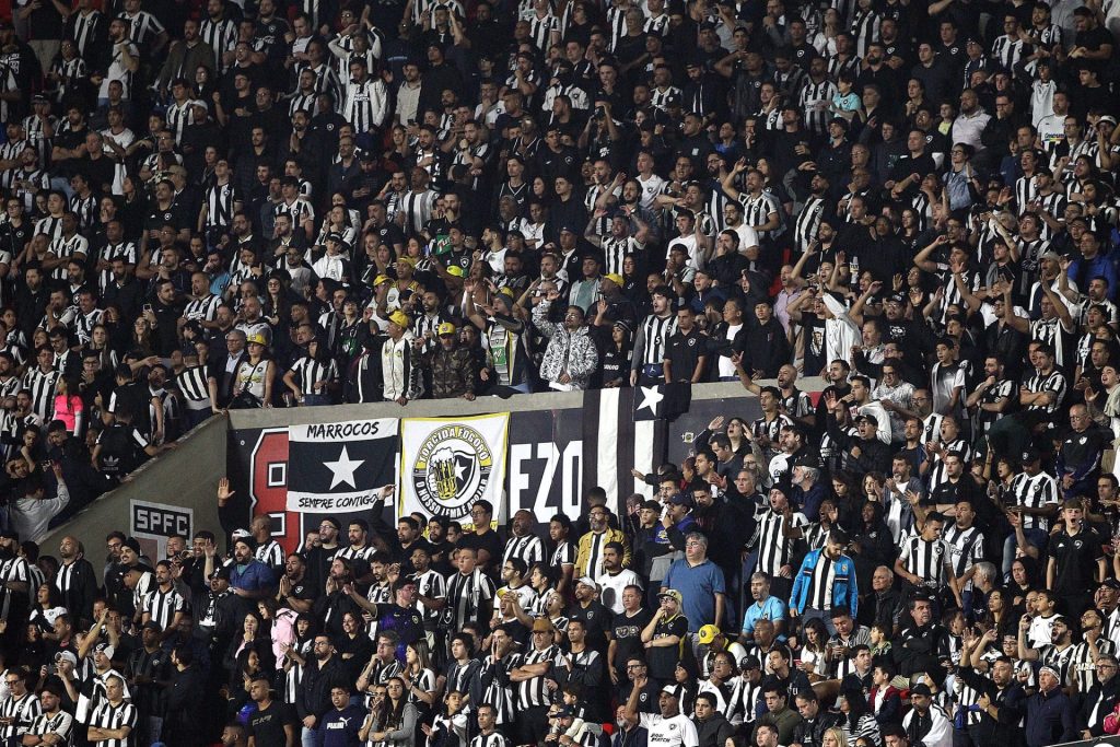Torcida do Botafogo no estádio Nilton Santos (Vitor Silva/Botafogo)