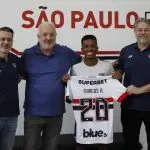 Marcos Antonio posa com diretores do São Paulo