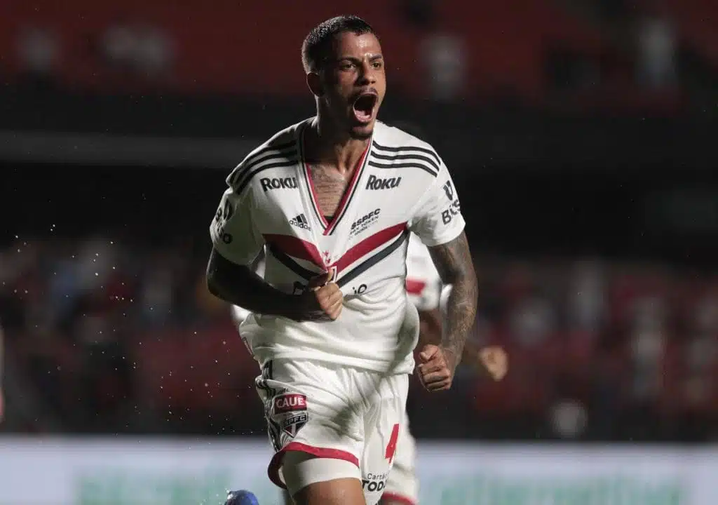 Diego Costa comemora gol pelo São Paulo