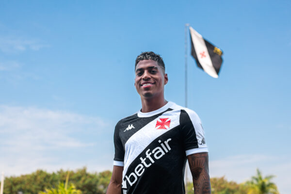 Emerson Rodriguez é anunciado pelo Vasco