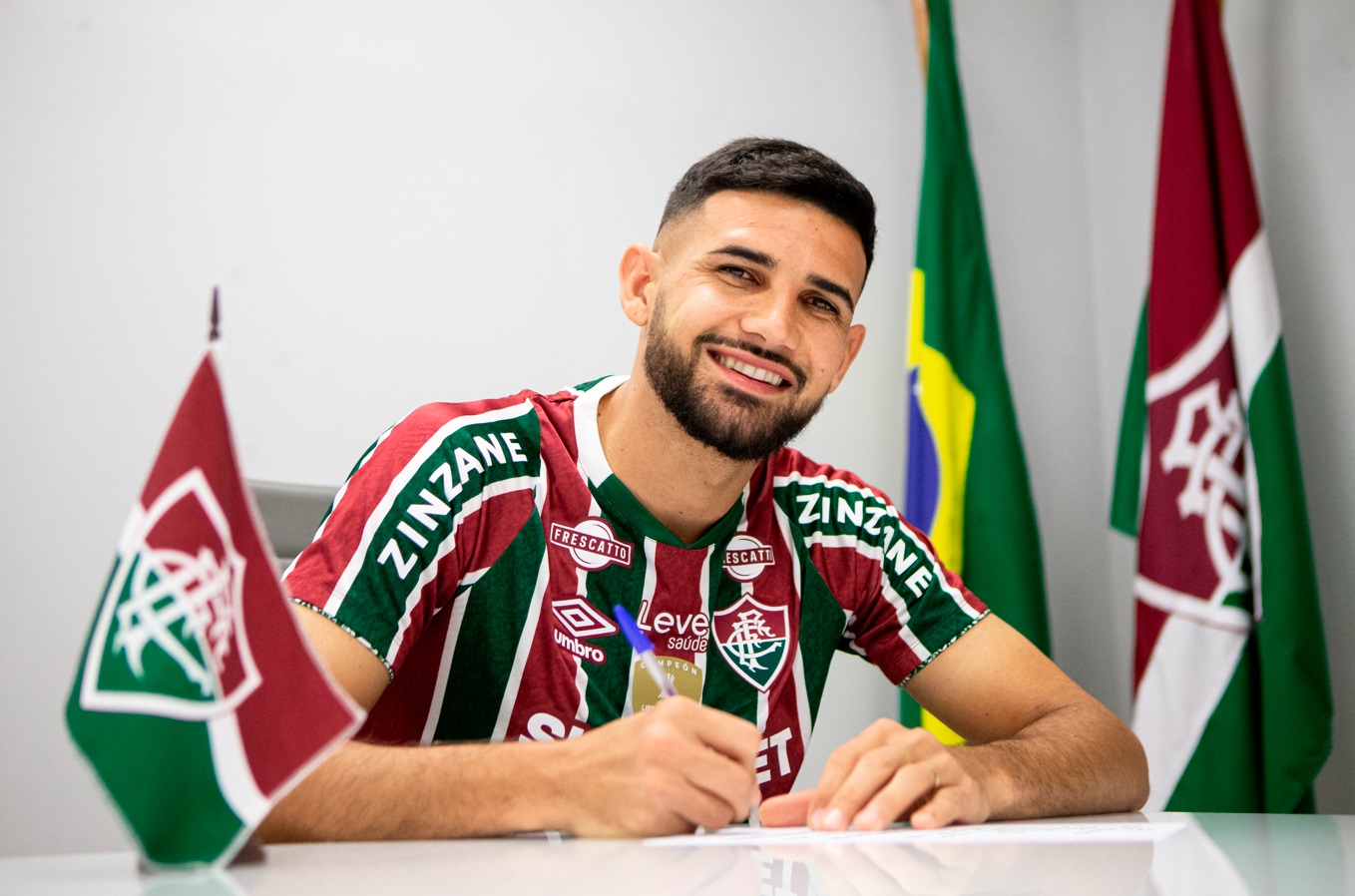 Ignácio assina com o FLuminense