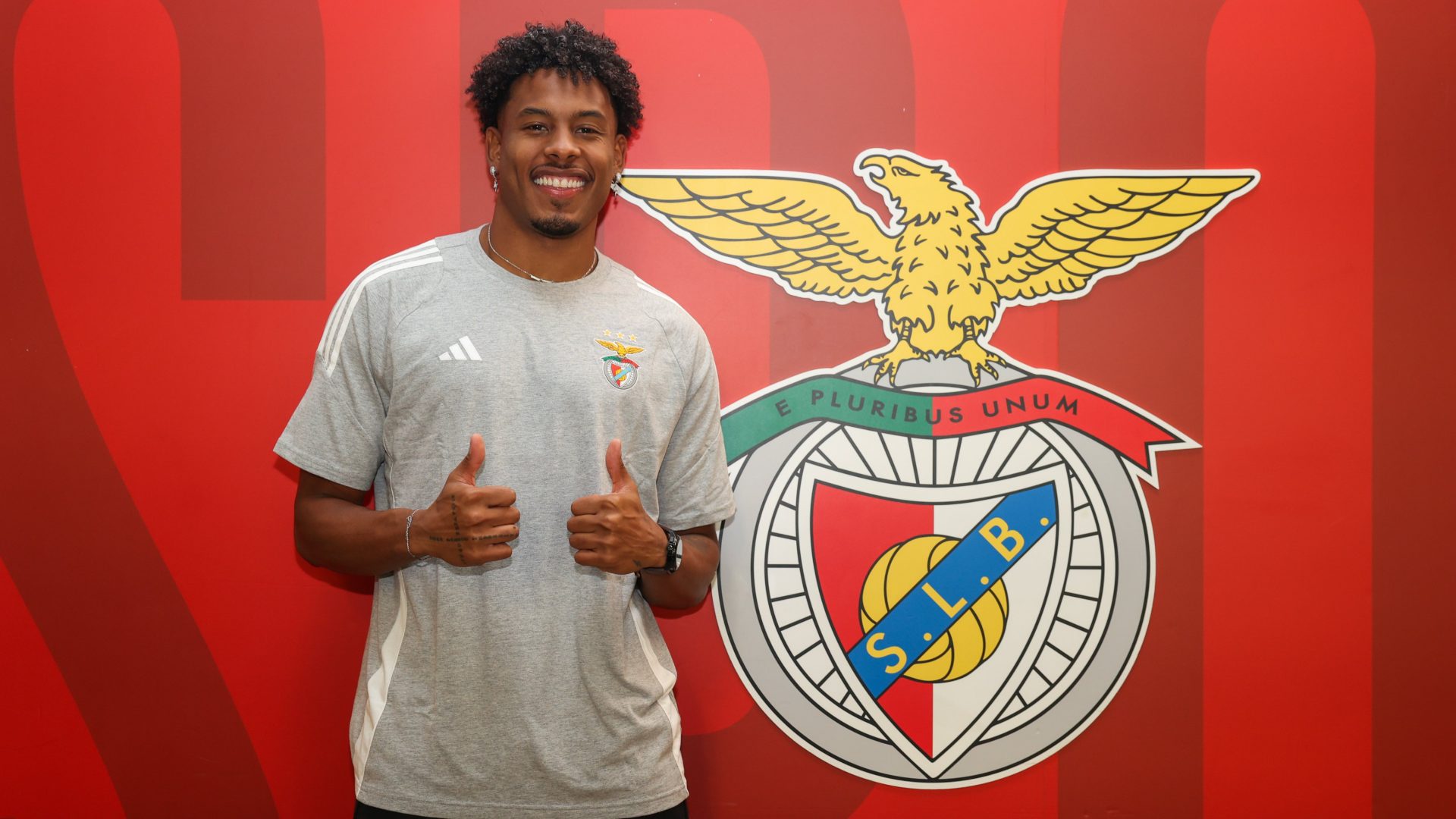 Paulo André Camilo, novo reforço do Benfica. Reprodução: X/Benfica.