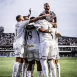 Santos conquistou o troféu da Série B 2024. Reprodução: X / Santos.