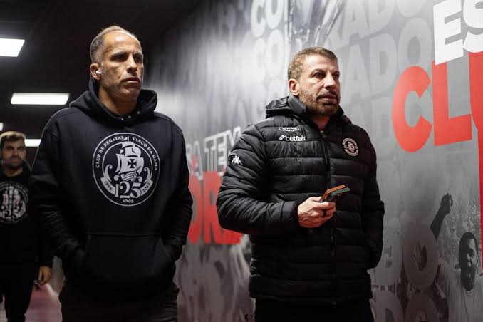 Pedrinho e Felipe Loureiro, presidente e atual técnico do Vasco interinamente