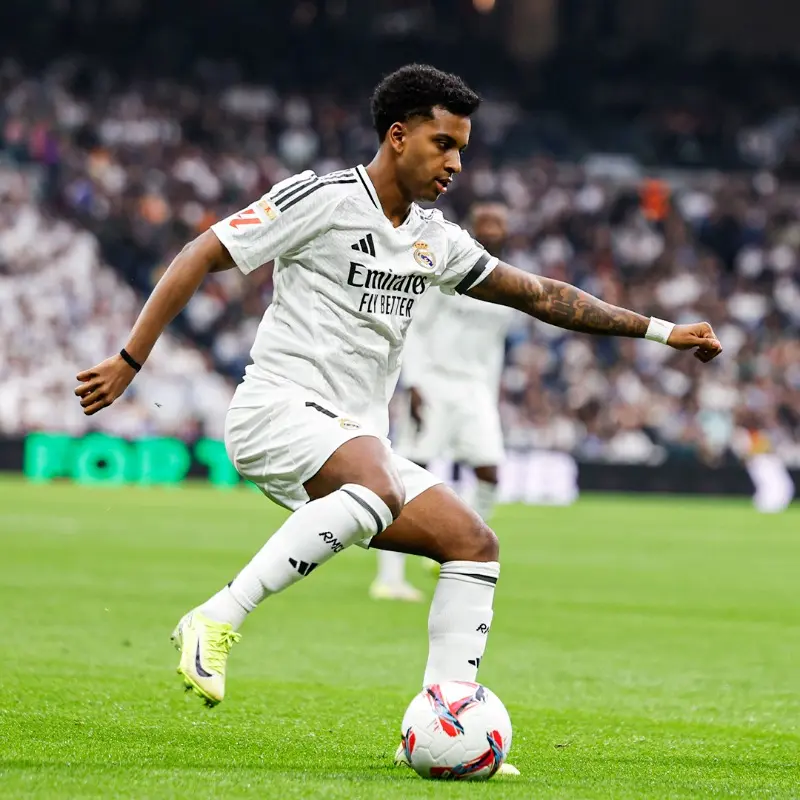 Rodrygo sofre lesão e desfalca Seleção Brasileira Rodrygo sofre lesão e desfalca Seleção Brasileira