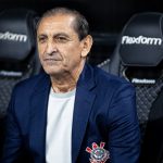 Ramón Díaz no banco do Corinthians