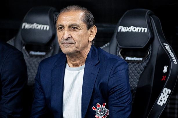 Ramón Díaz no banco do Corinthians