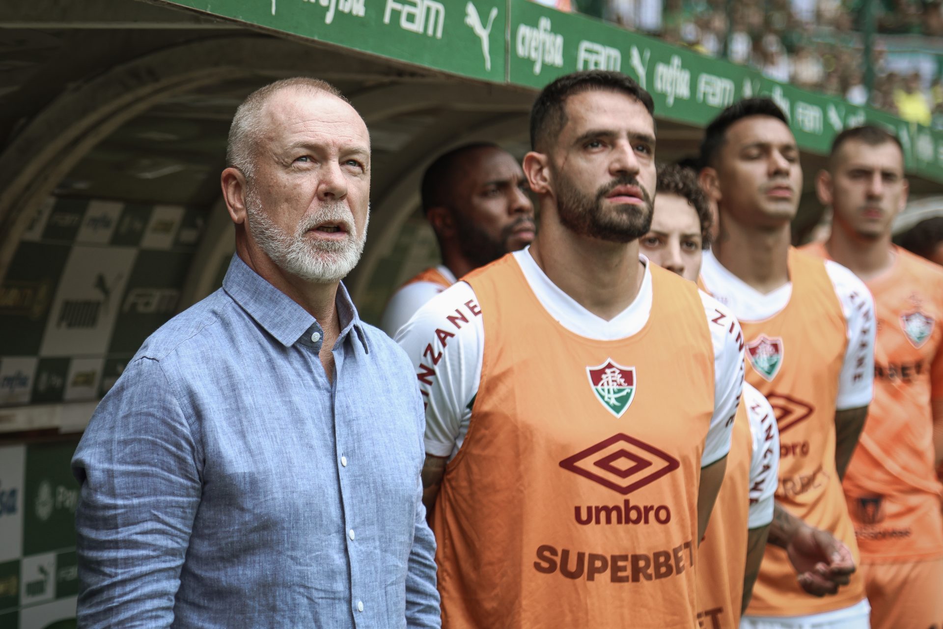 Mano Menezes e atletas do Fluminense durante a vitória sobre o Palmeiras, no Allianz Parque