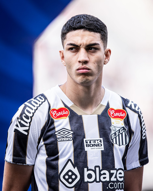 Jair, zagueiro do Santos. Reprodução: Raul Baretta/ Santos FC.