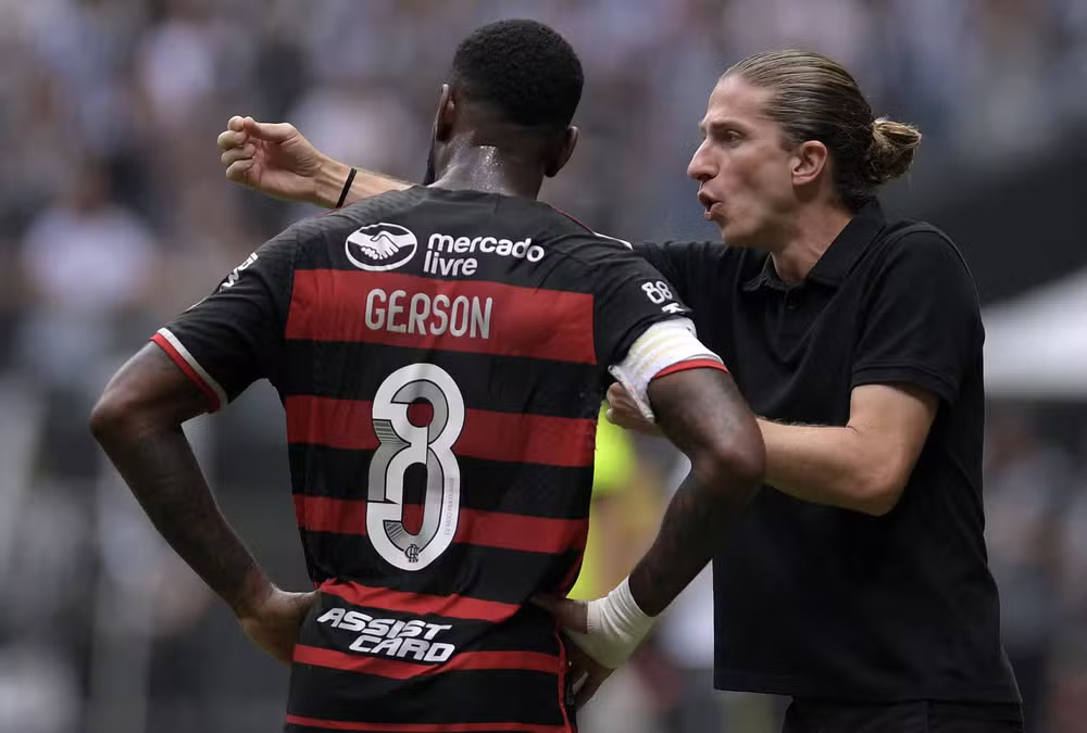 Filipe Luís, técnico do Flamengo. Foto: Douglas Magno/AFP.