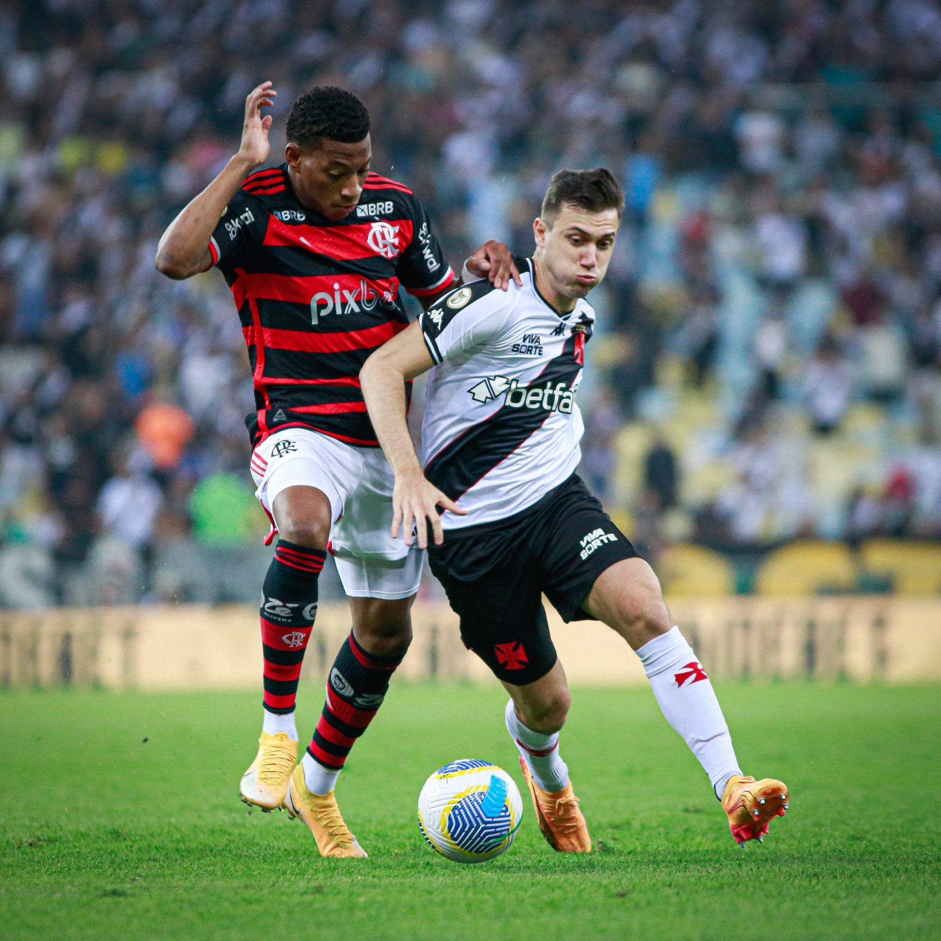 FERJ altera horário de clássico entre Vasco e Flamengo