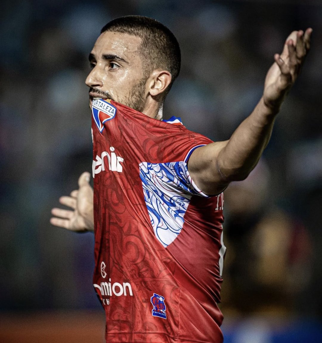 Thiago Galhardo, jogador que está negociando com o Santa Cruz. Foto: Samuel Andrade.