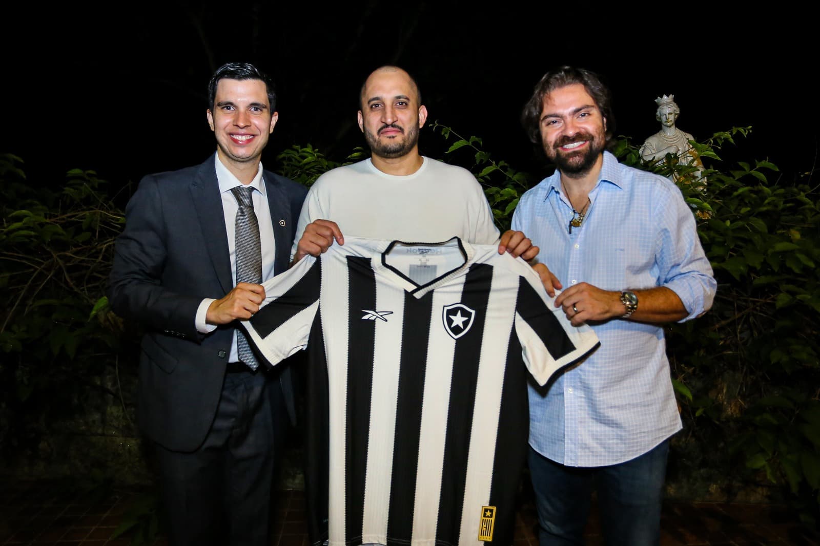 Botafogo recebe comitiva da Saudi Pro League em sede