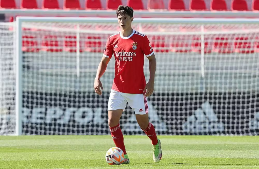 Tiago Coser, zagueiro do Benfica em quem o Coritiba está interessado. Foto: Reprodução/Instagram.