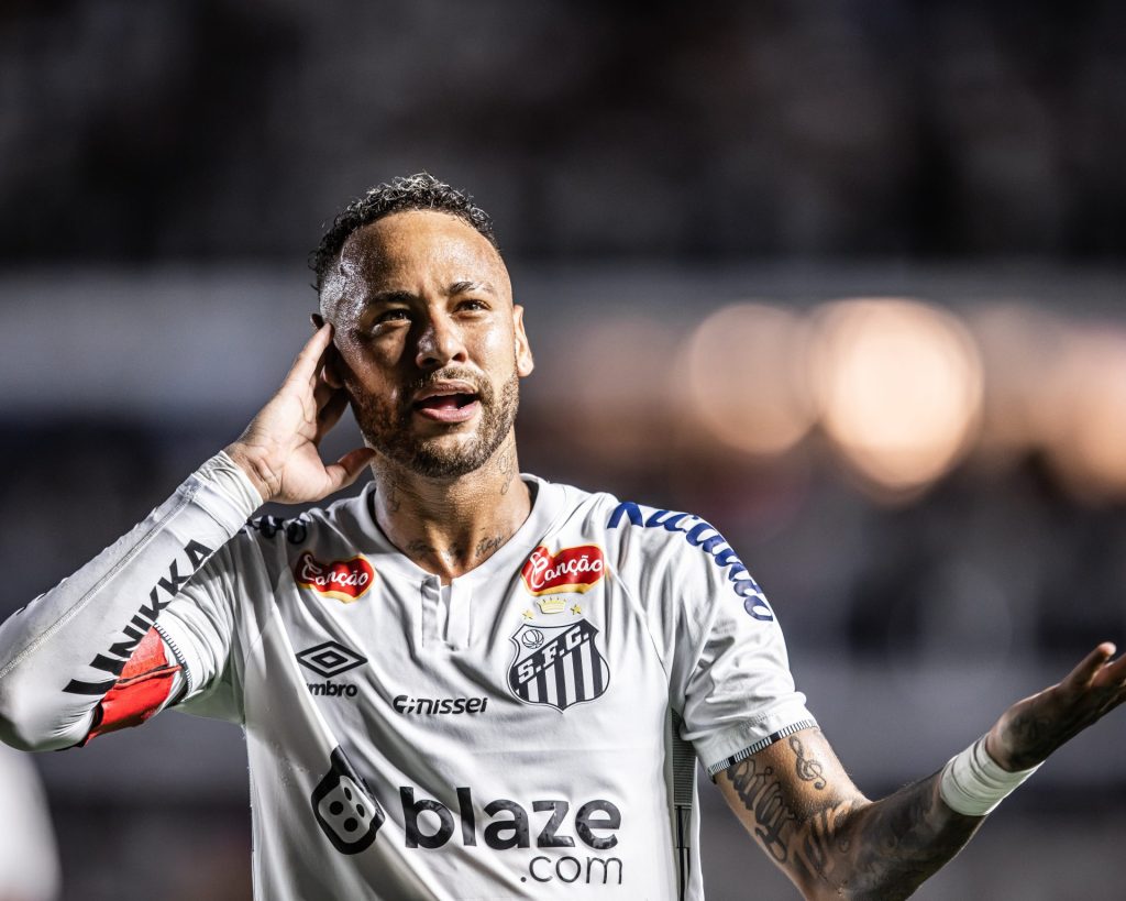 Neymar em campo em Santos x Red Bull Bragantino na Vila Belmiro (Raul Baretta/Santos FC)

