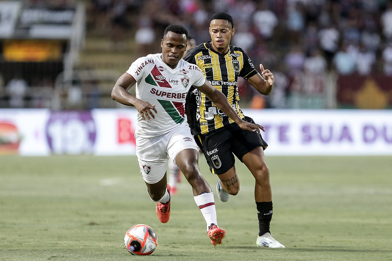 Fluminense e Volta Redonda se enfrentaram no estádio Raulino de Oliveira. Foto: Lucas Merçon.