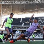 Treino do Botafogo no Estádio Nilton Santos (Vítor Silva/Botafogo)