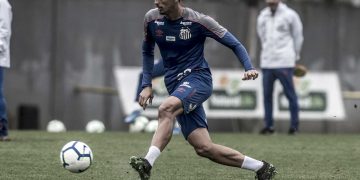 Diego Pituca, volante do Santos, tem disputado poucos jogos neste ano (Reprodução/Santos FC)