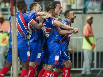 Jogadores do Bahia comemorando na final do Baiano. Foto: @eusourafao e @_lelenmartins/EC Bahia.