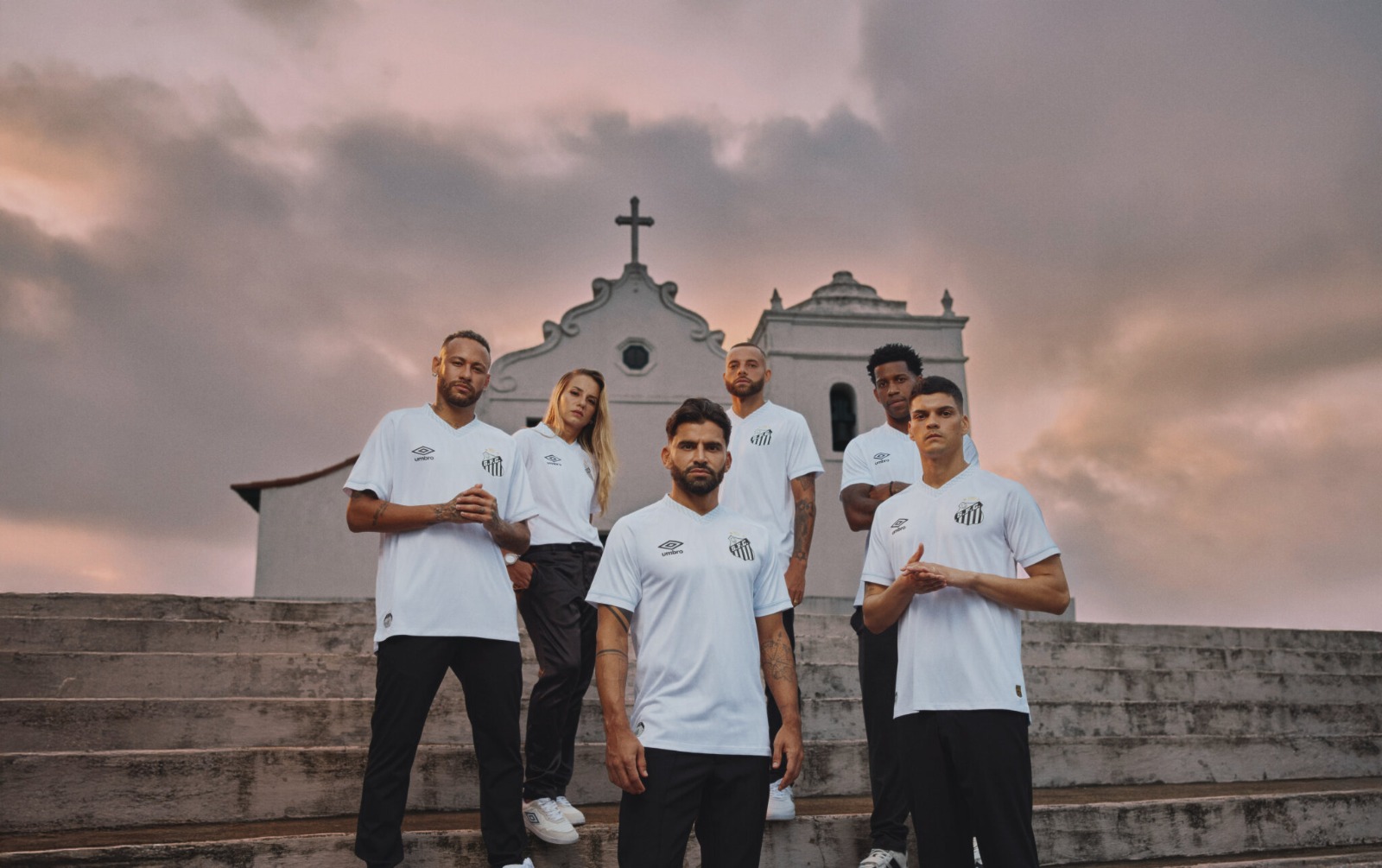 Apresentação da nova camisa do Santos para a temporada 2025 (Reprodução: Santos FC)