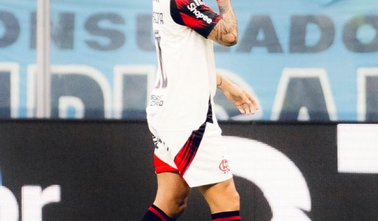 Arrascaeta brilha e Flamengo vence na Arena do Grêmio