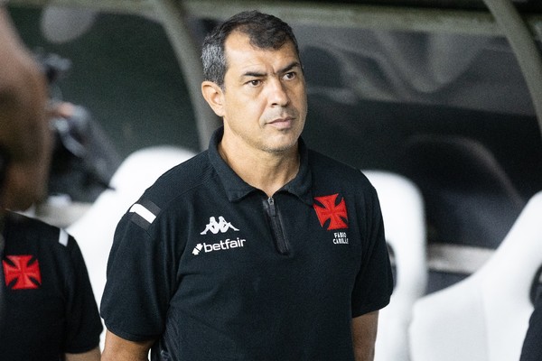 Fábio Carille durante partida do Vasco (Foto: Baggio Rodrigues/AGIF)