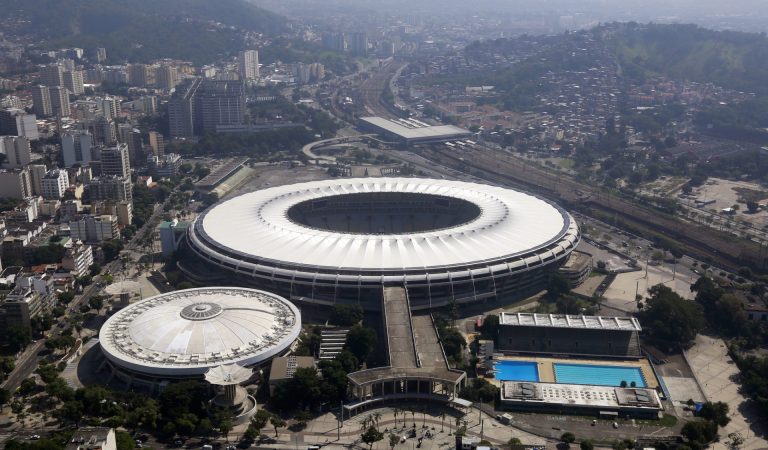 Fluminense e Vasco se enfrentam em clássico no Maracanã