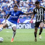Dudu pelo Cruzeiro em jogo contra o Atlético-MG. Foto: Gustavo Aleixo/Cruzeiro.