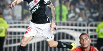 Pablo Vegetti comemora seu gol no confronto entre Vasco e Puerto Cabello (Foto: Matheus Lima/Vasco)