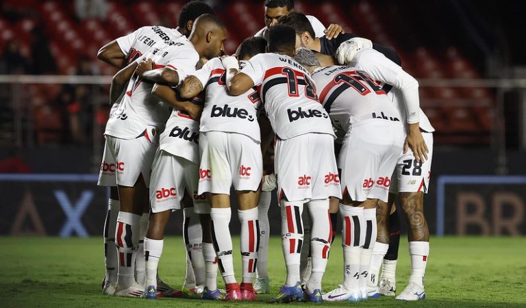 São Paulo recebe o Grêmio em confronto direto no Brasileirão