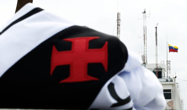 Vasco é dominado, sofre goleada e se complica na Sul-Americana Vasco é dominado, sofre goleada e se complica na Sul-Americana