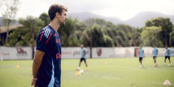 Rodrigo Caio em treino do Flamengo. Foto: Adriano Fontes/Flamengo.