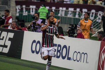 Samuel Xavier comemora o gol da vitória do Fluminense. Foto: Leonardo Brasil/FFC.