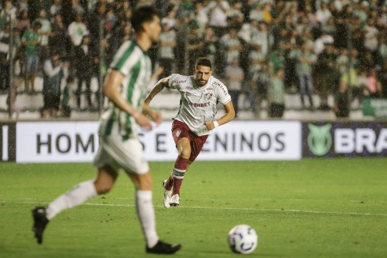 Renato Augusto durante sua ultima partida pelo Fluminense (foto: Lucas Merçon/Fluminense)