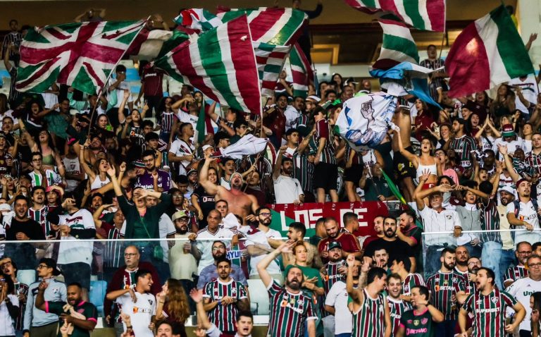 Torcida do Fluminense no Maracanã. Foto: Rafael Arantes.