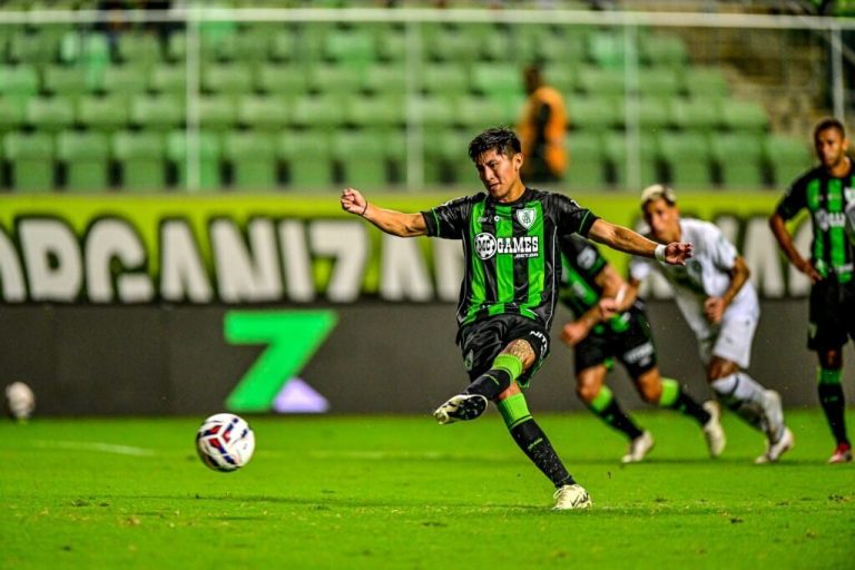 Miguelito, jogador do América-MG. Foto: Mourão Panda/América-MG.