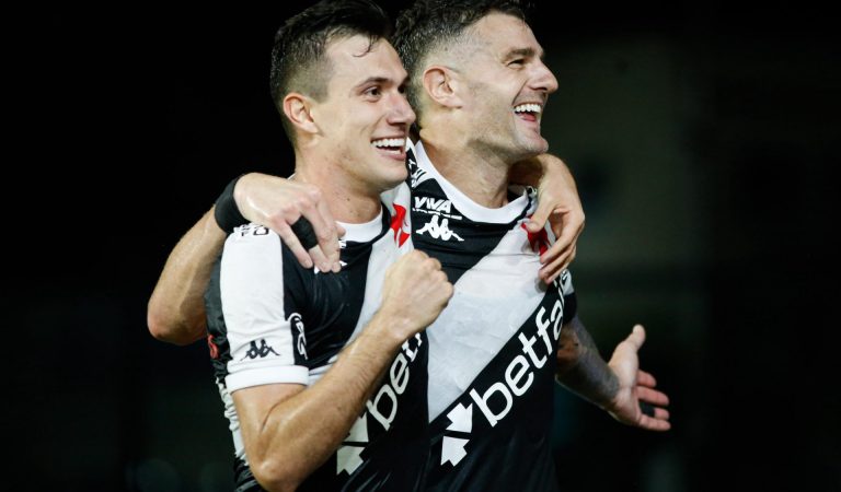 Vasco ganha do Fortaleza, encerra jejum de vitórias e sai do Z-4 Vasco ganha do Fortaleza, encerra jejum de vitórias e sai do Z-4