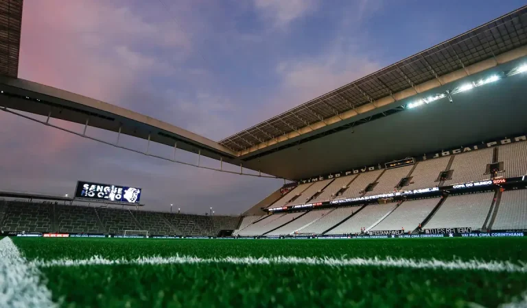 Corinthians e Internacional medem forças na Neo Química Arena
