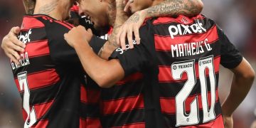 Jogadores do Flamengo comemoram gol diante do Botafogo-PB (Foto: Gilvan de Souza/Flamengo)