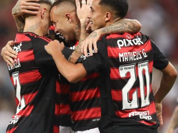 Jogadores do Flamengo comemoram gol diante do Botafogo-PB (Foto: Gilvan de Souza/Flamengo)