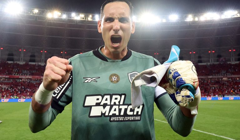 Botafogo perto de acertar volta de Gatito Fernández