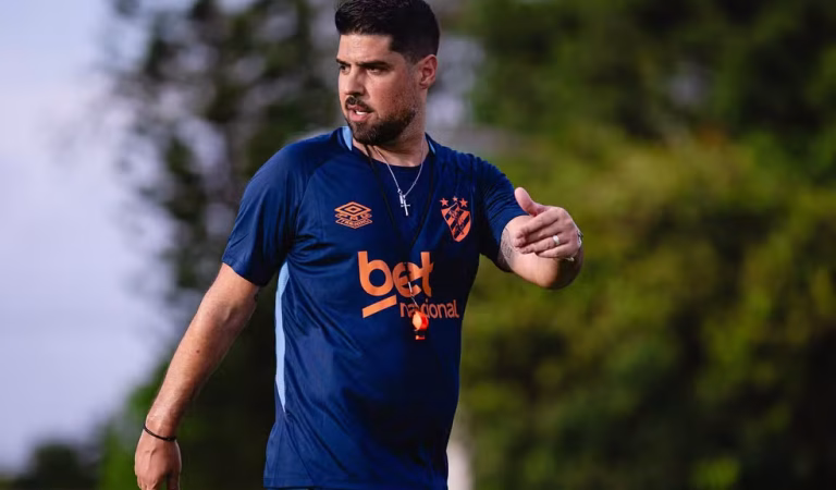 Após quatro jogos, Sport anuncia demissão de António Oliveira