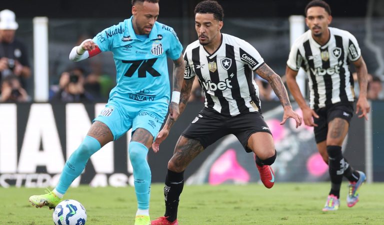 Botafogo vence pela primeira vez como visitante e encosta no G-6