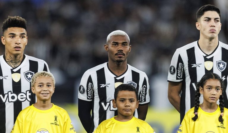 Botafogo recebe proposta por trio titular de Nottingham Forest Botafogo recebe proposta por trio titular de Nottingham Forest