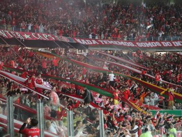 Torcida do Internacional no Estádio Beira-Rio. Foto: Fred Colorado.