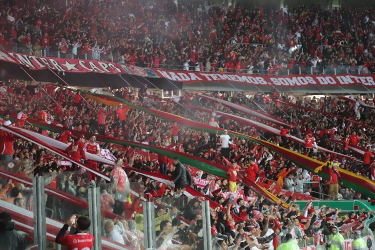 Torcida do Internacional no Estádio Beira-Rio. Foto: Fred Colorado.