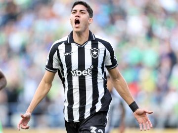 Jair comemora o primeiro gol do Botafogo em Mundiais. Foto: Vítor Silva/BFR.